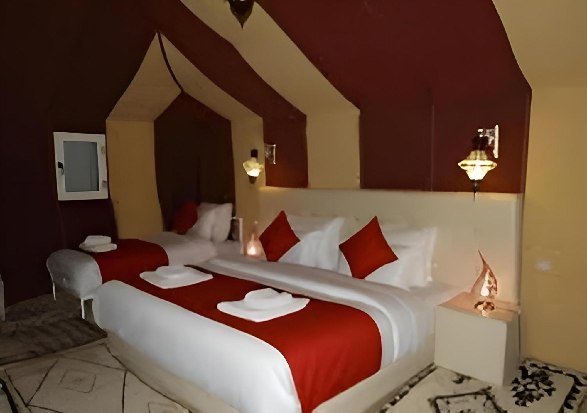 Merzouga Lovely Luxury Camp ภายนอก รูปภาพ